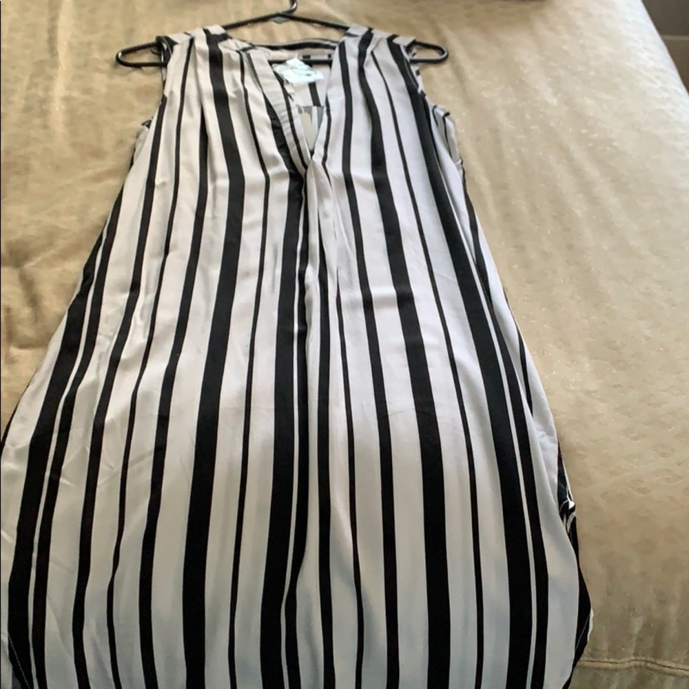 Black and white tank tunic